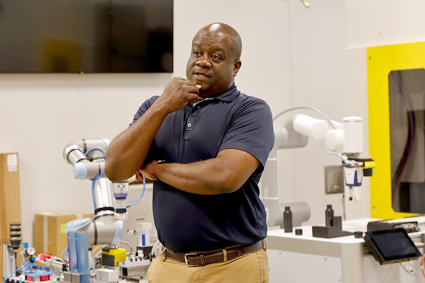 Huber Engineered Woods – Shuqualak Plant Manager Elden Padgett recently visited The Communiversity to discuss the potential for East Mississippi Community College training to provide future plant employees the skills needed to work at the plant that is under construction in Noxubee County.